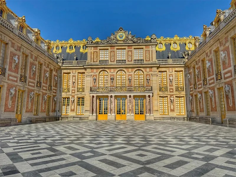 Photo Janine Marsh Louis XIV's bedroom on the first floor, Palace of Versailles