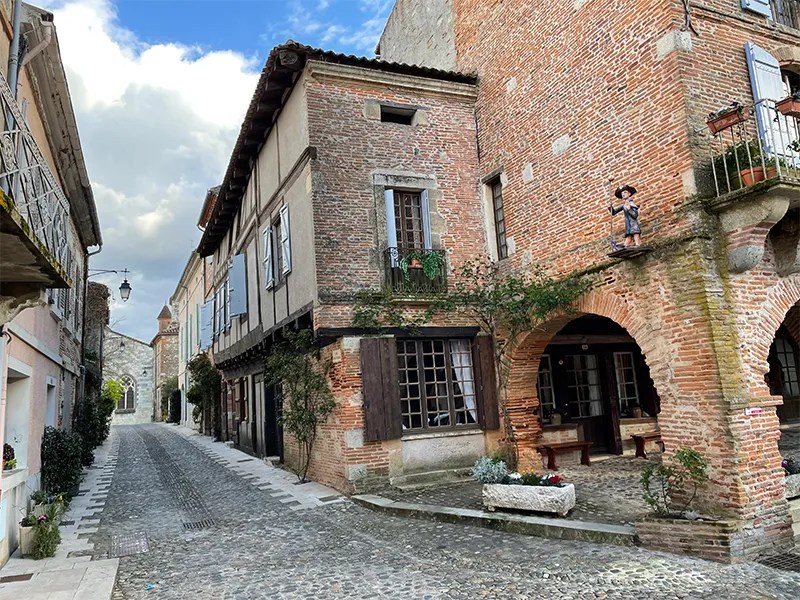 Auvillar © P. Bernard, Les Plus Beaux villages de France Auvillar