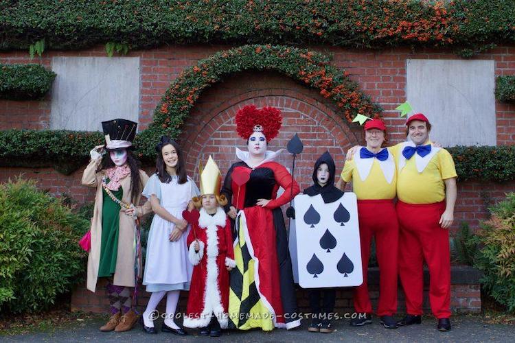 20+ halloween costume ideas for a group