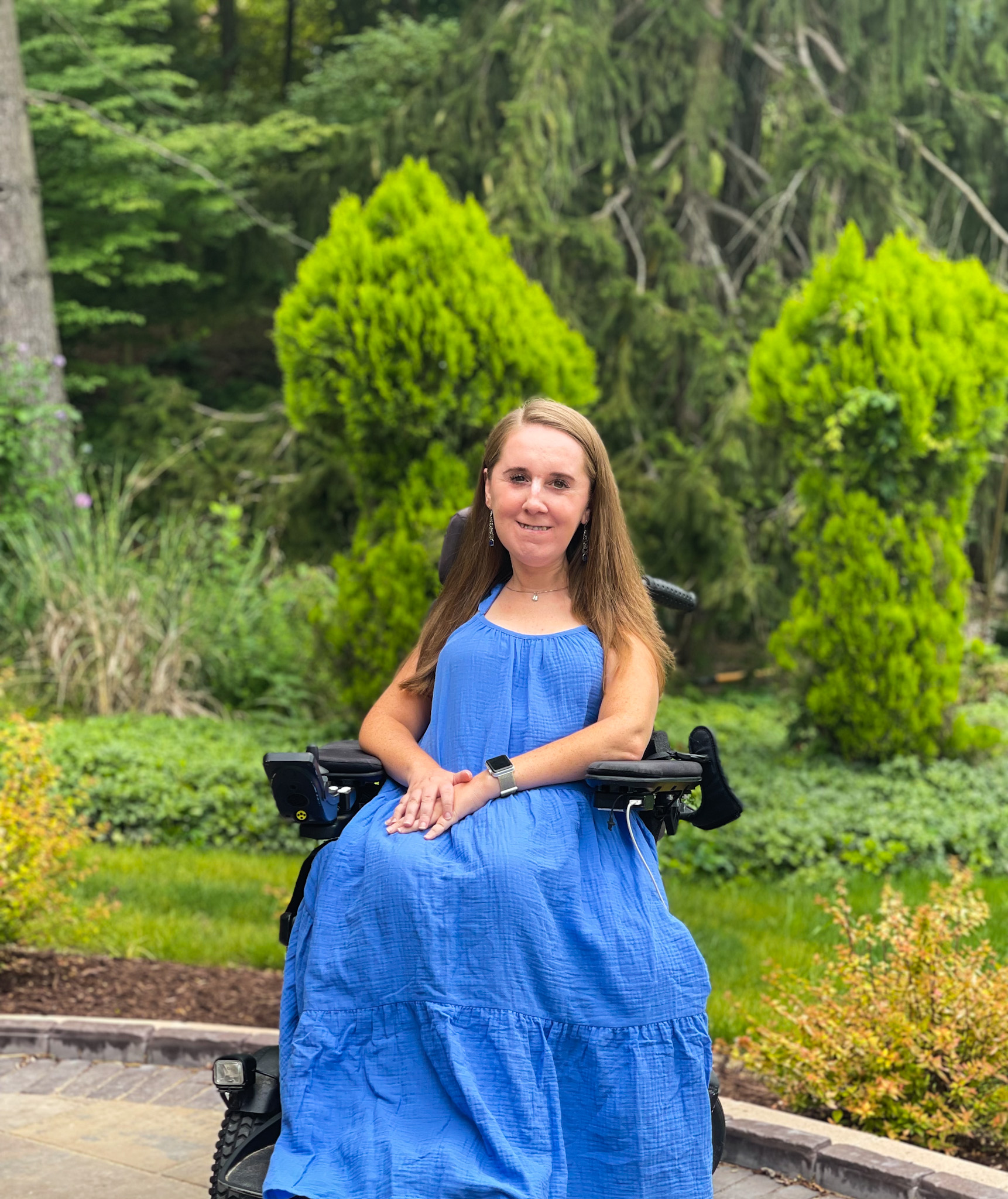 Read more about the article Flounce-Sleeve Flowy Maxi