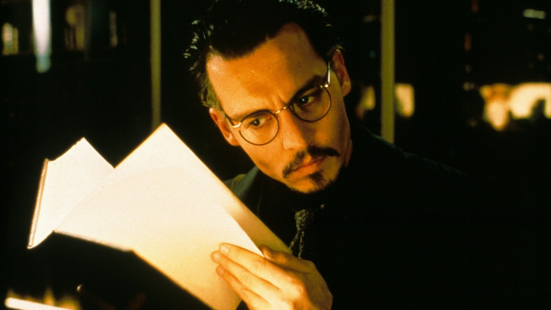 Ninth Gate, The (1999) Directed by Roman PolanskiShown: Johnny Depp