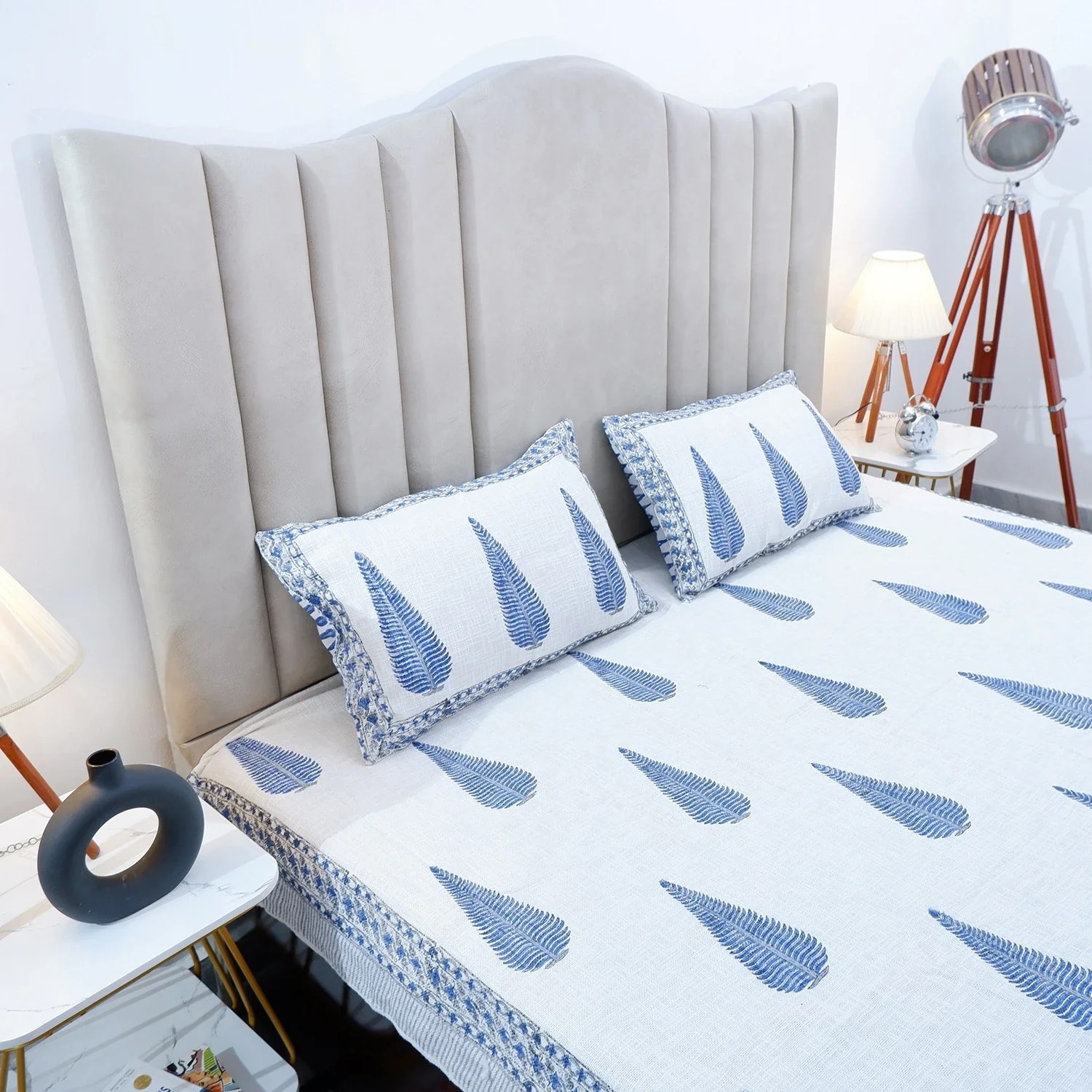 Premium Block Maxmy - 4K Vintage Wallpapers for Desktop