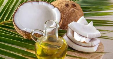 Coconut oil prices soar in the state; price above Rs 450 per liter