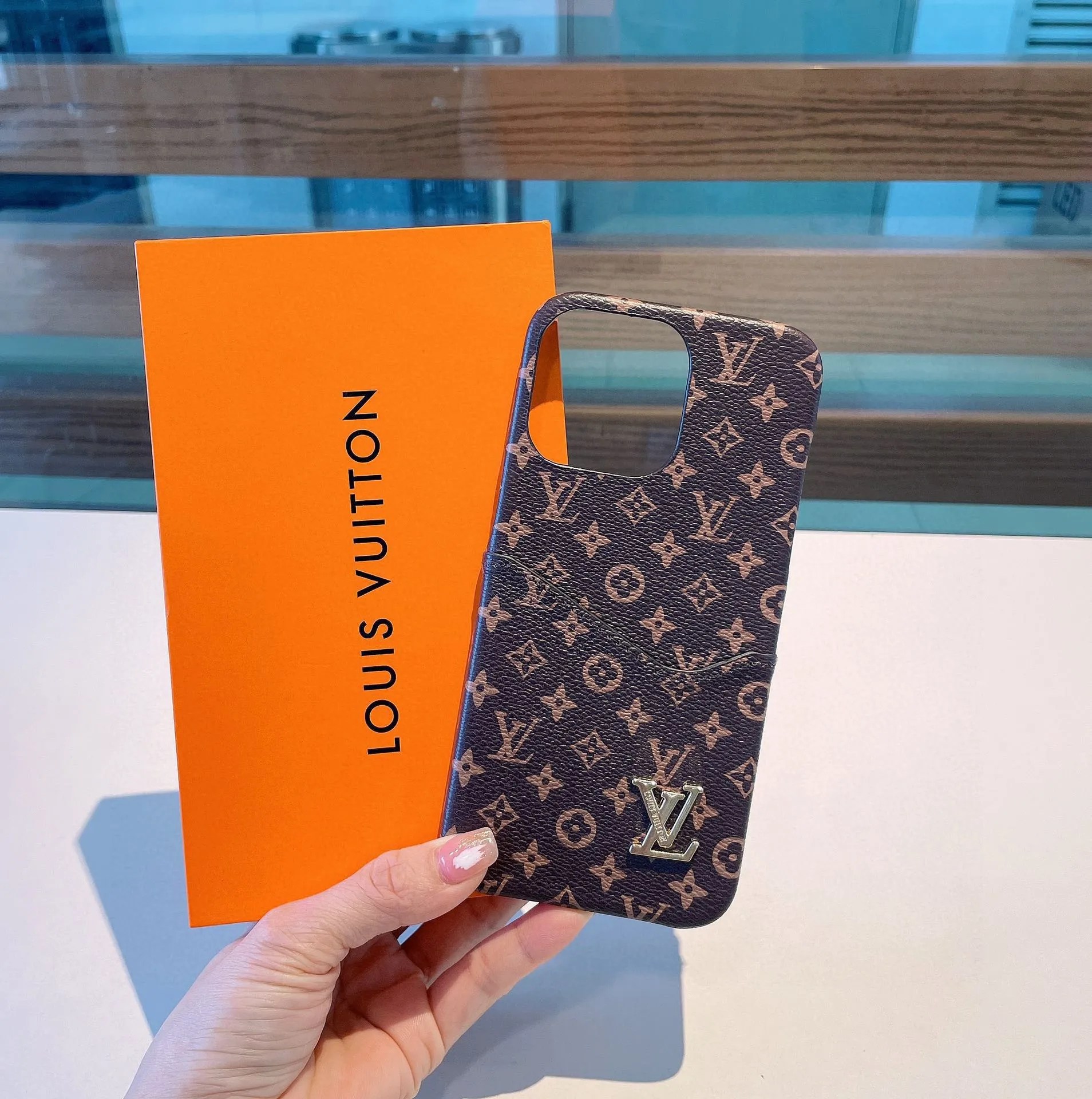 Louis Vuitton iPhone 12 Pro ケース モノグラム 赤 Vuitton Louis