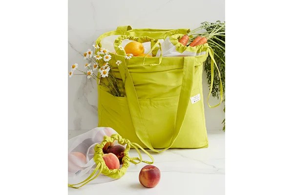 10 practical nylon and canvas tote bags to buy in canada