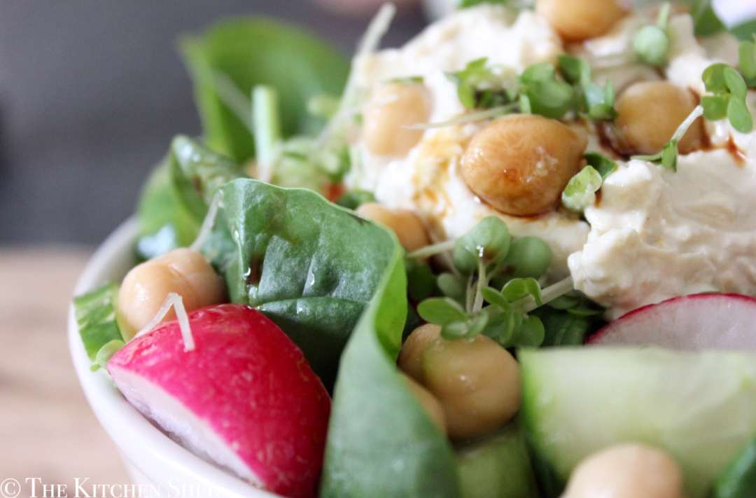 Clean Eating Houmous & Chickpea Salad