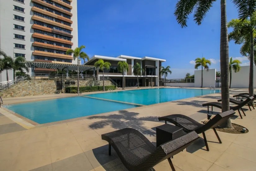 The Levels Filinvest City, Alabang swimming pool