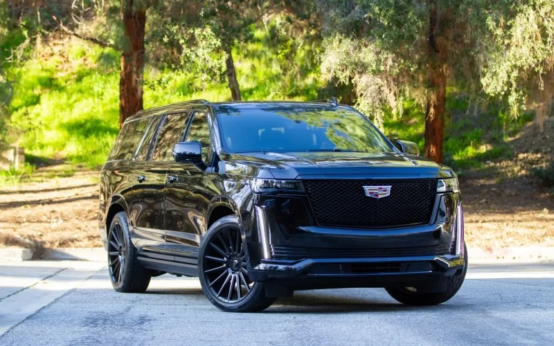 Cadillac-Escalade Black SUV