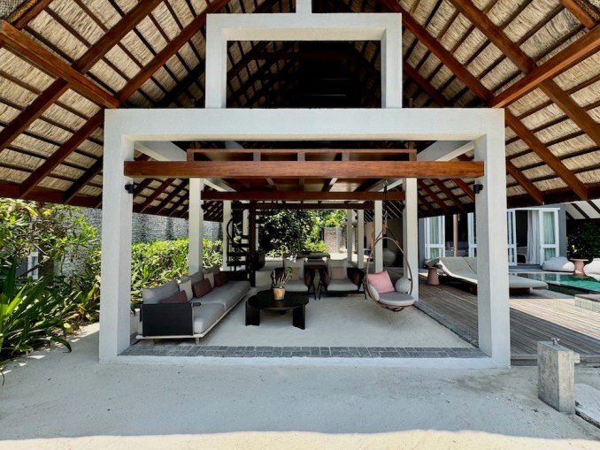 Four Seasons Resort Maldives at Landaa Giraavaru