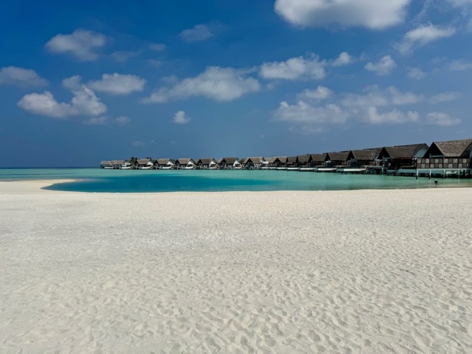 Four Seasons Resort Maldives at Landaa Giraavaru