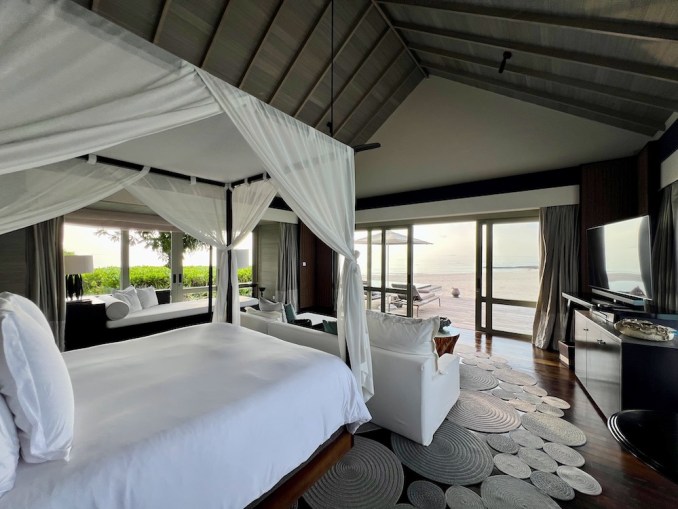 Four Seasons Maldives Private Island at Voavah
