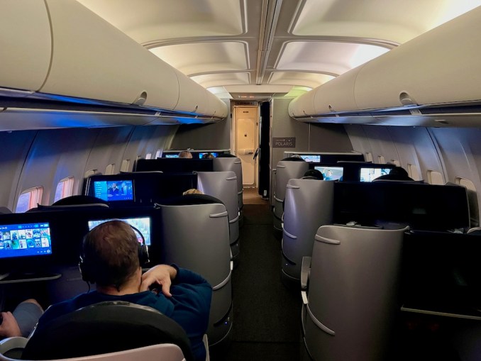 United Airlines domestic First Class Boeing 757