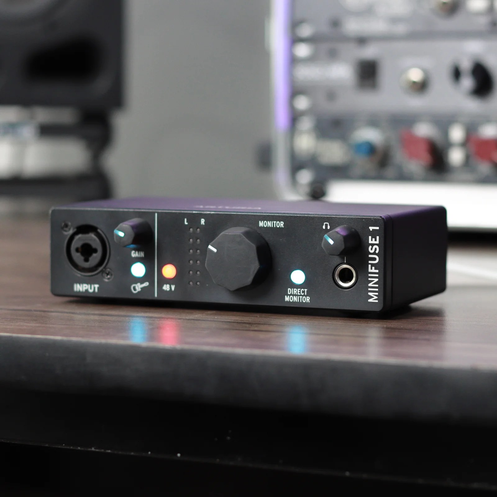 Alternative view of Arturia MiniFuse 1 Audio Interface – Black (Used, Good Condition)
