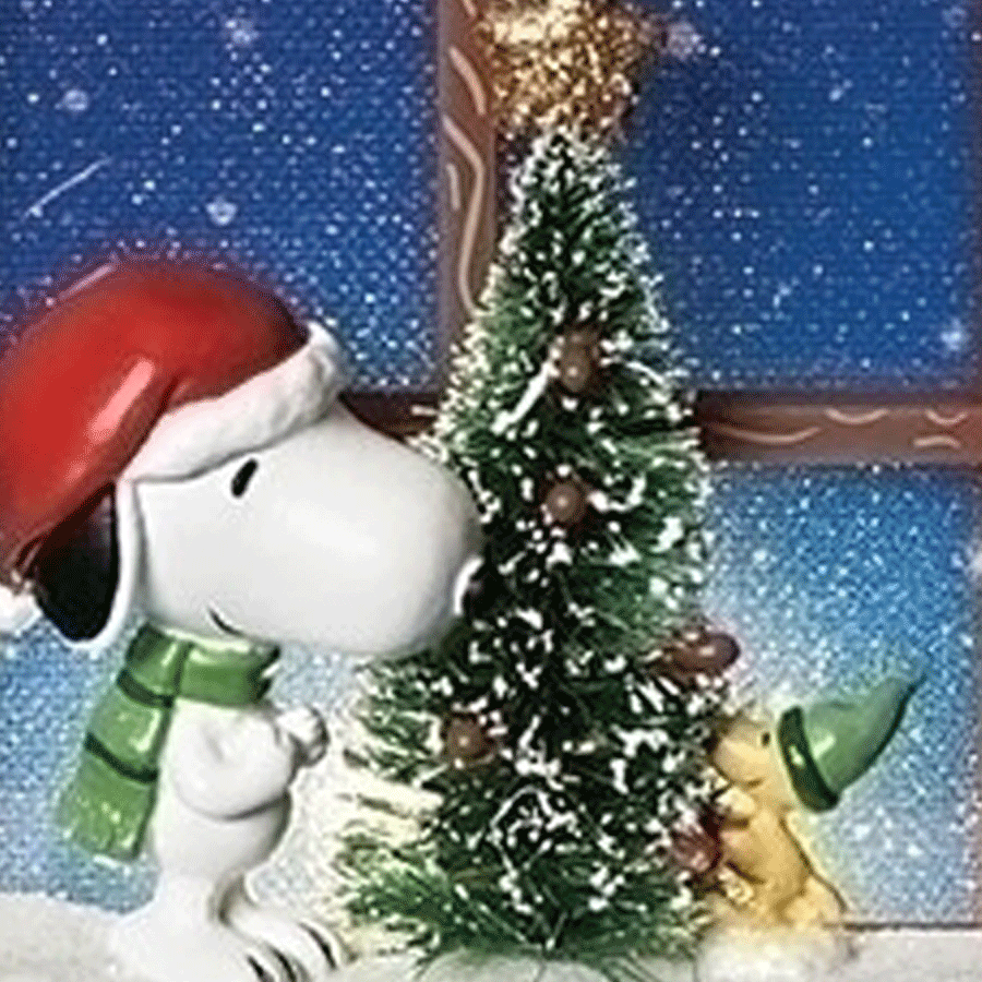 Snoopy-Woodstock-Tree-Night-Light-close
