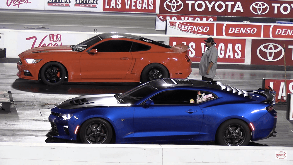 Mustang vs Camaro