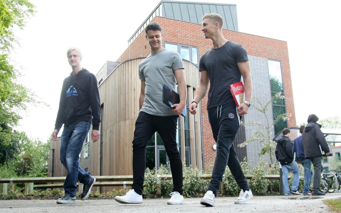 Reaseheath Living In Halls Of Residence 2015 By Reaseheath College Issuu - Modern HD Gradient Images | Free Download