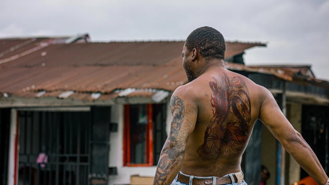 Celebrative Gathering: From local beats to joyful gatherings, Dara celebrates the soul of Port Harcourt through its street culture."