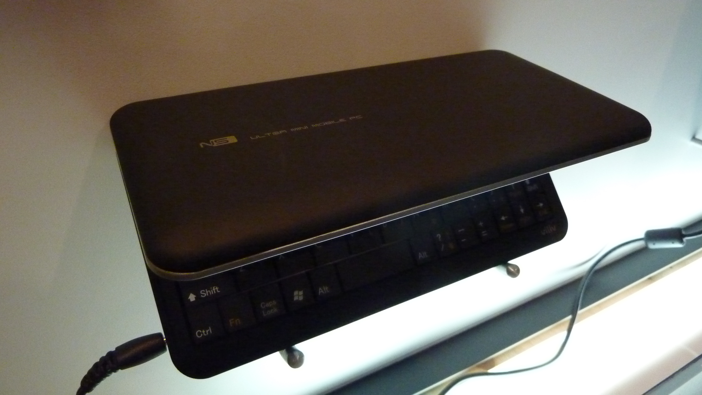 theONbutton@CES: Viliv N5 ultra-mini mobile PC | TheONbutton