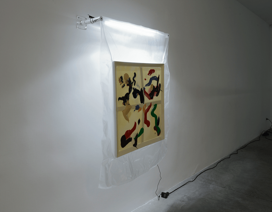Vacuum, 2016 Olio su tela, plastica, perspex, 130x110x30 cm  Courtesy T293, Roma (Foto: Roberto Apa)
