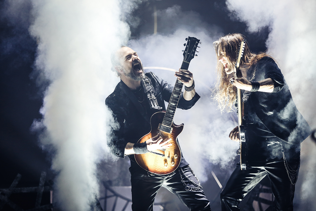 Photo by Tim Tronckoe