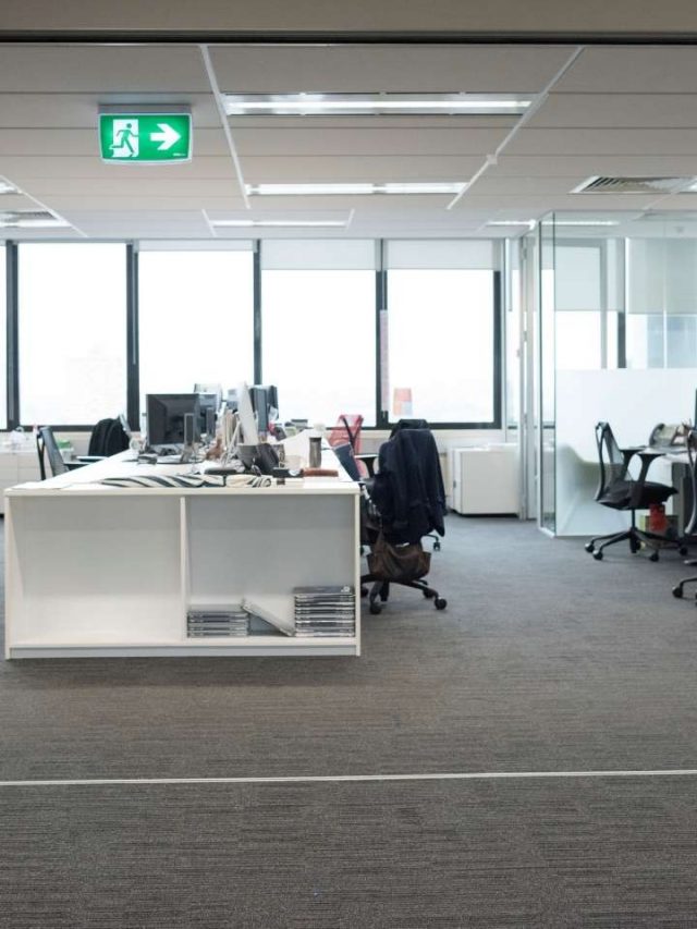 What does it mean to dream about office?