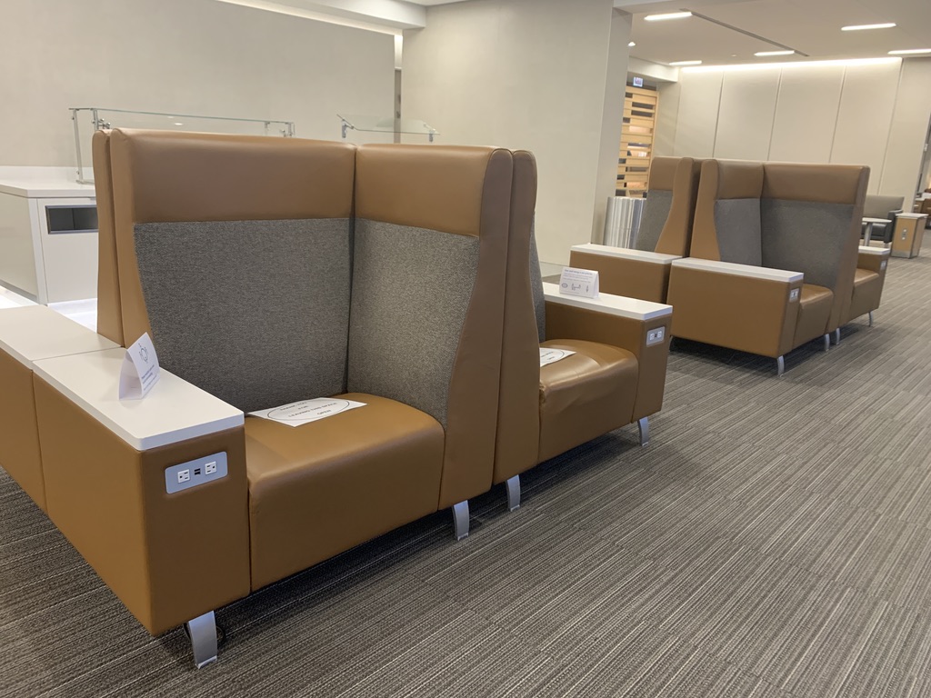 AA Admirals Club Chicago