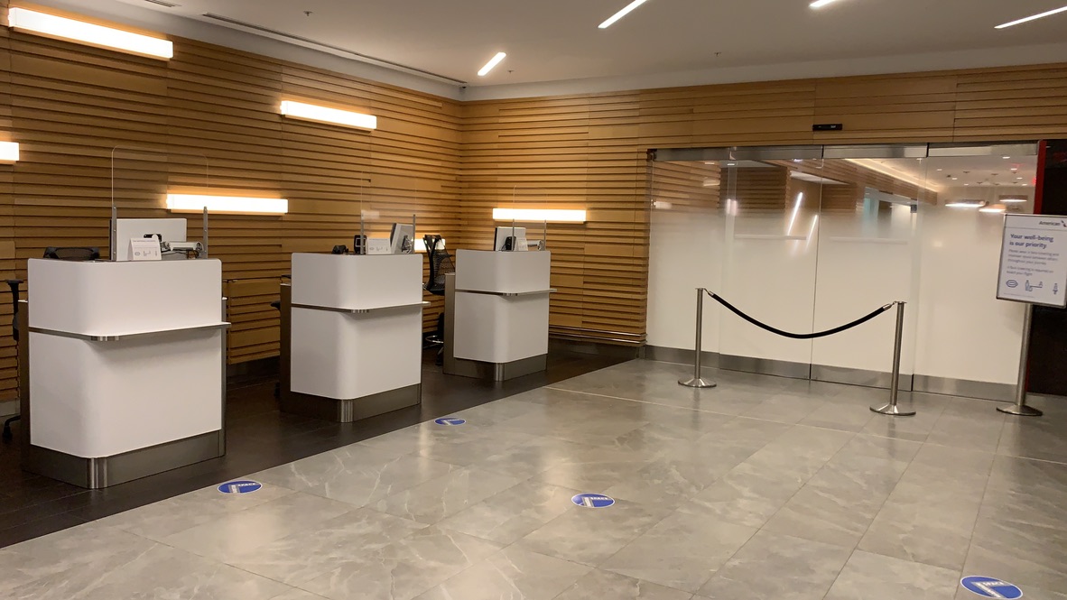 Upper Level Front Desk - Admirals Club MIA