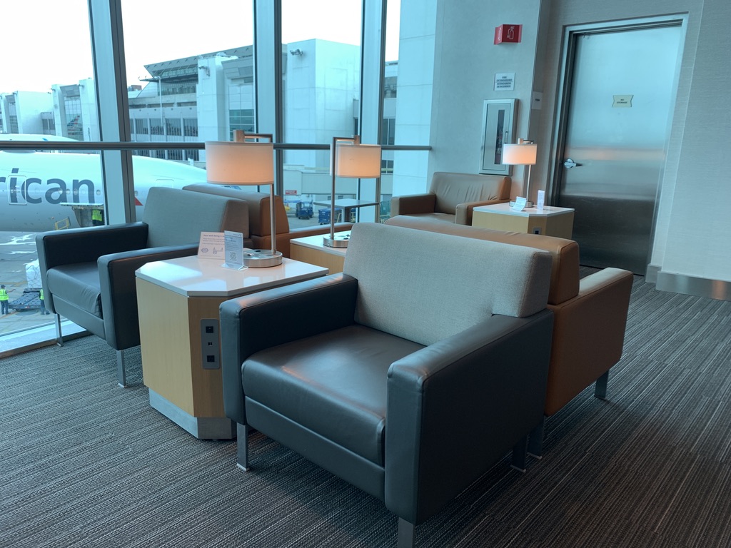 American Airlines Admirals Club MIAMI