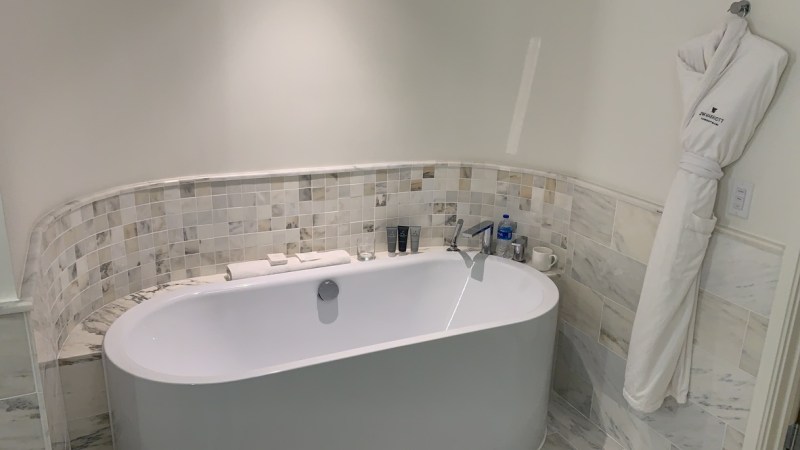 JW Marriott Turnberry Miami - Bathroom