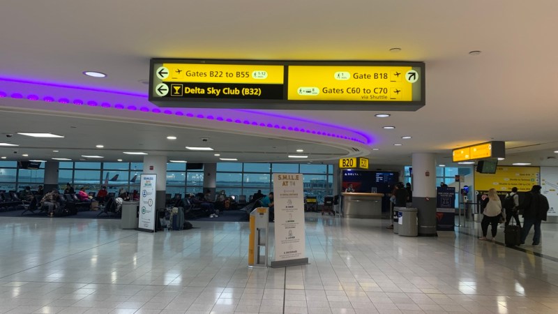 Delta SkyClub sign