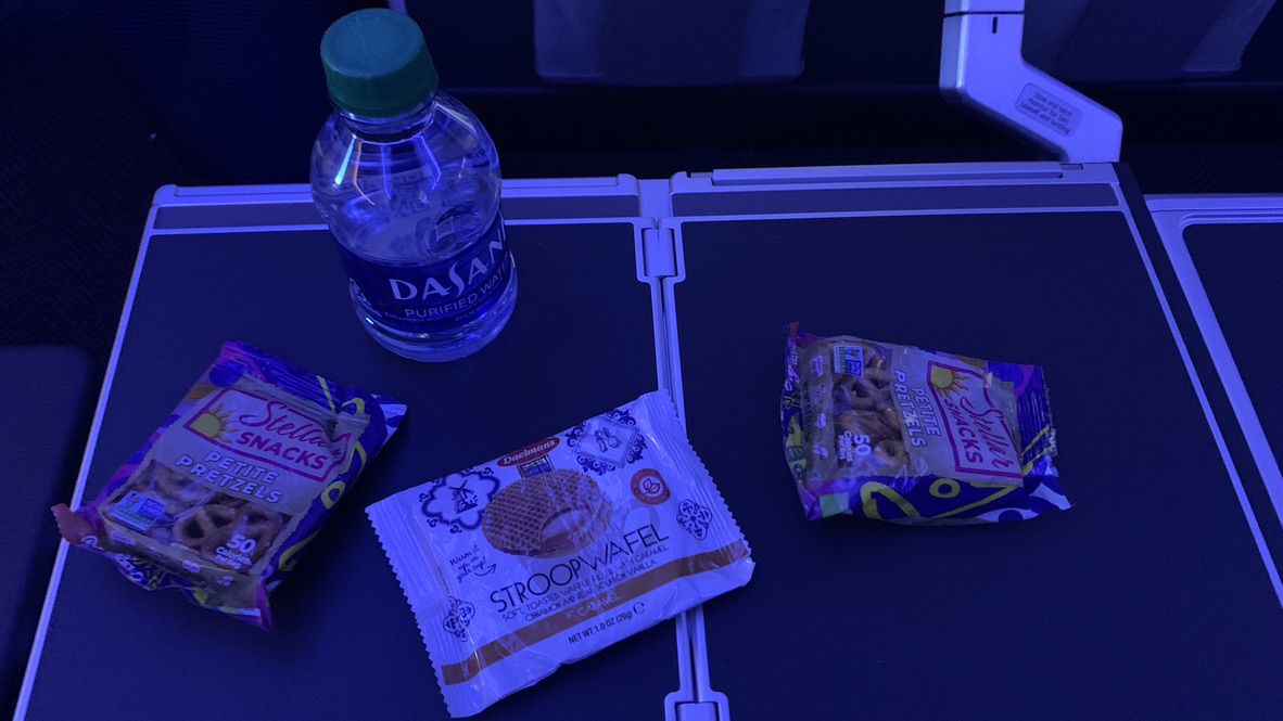 Snacks on United Airlines Premium Plus