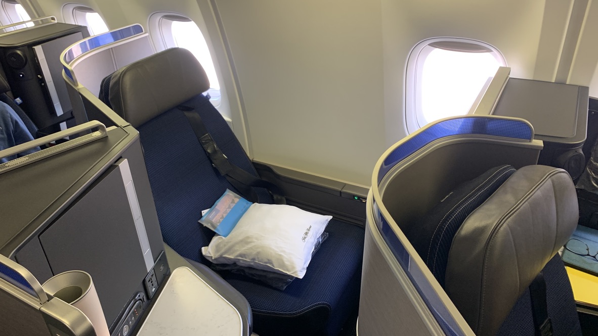 United Polaris Business Class seat