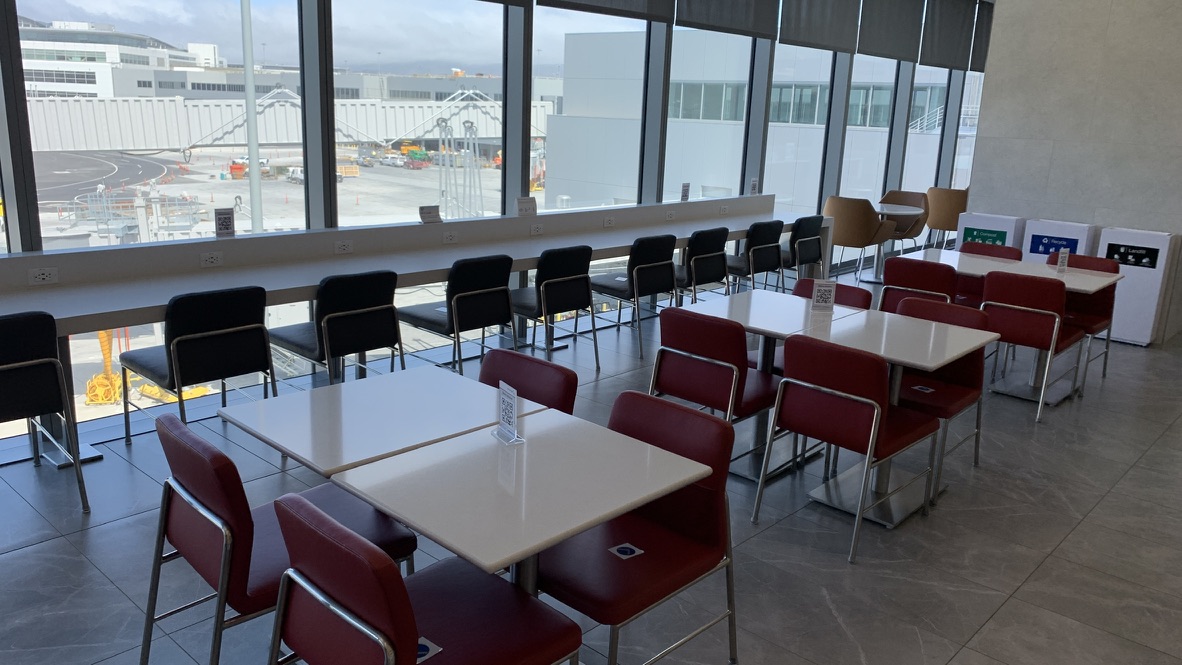 Dining area at Admirals Club SFO