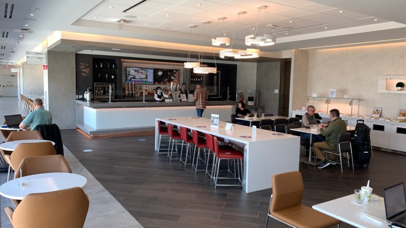 Dining area 2 at Admirals Club SFO