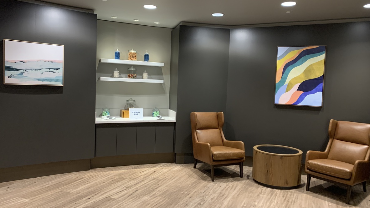 Candy bar - Alaska Lounge SFO