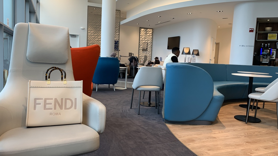 Air France lounge IAD