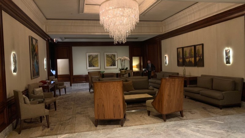 Pic 2b: Lobby