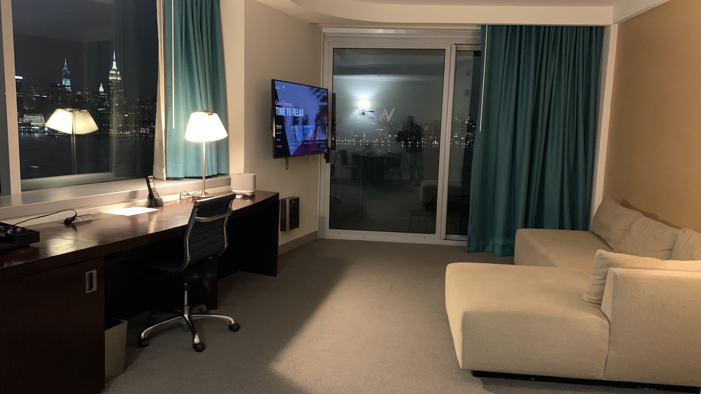 Fantastic Suite Living area