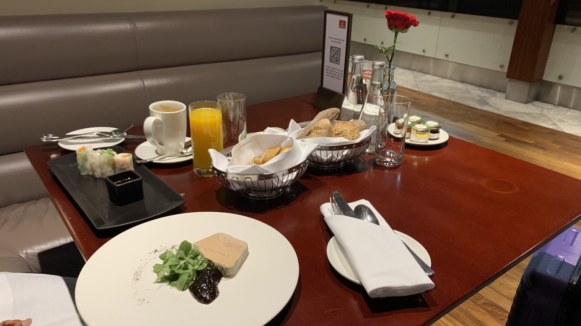 Dinner at the Emirates First Class Lounge