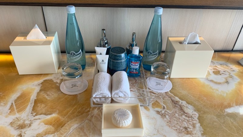 Amenity kit