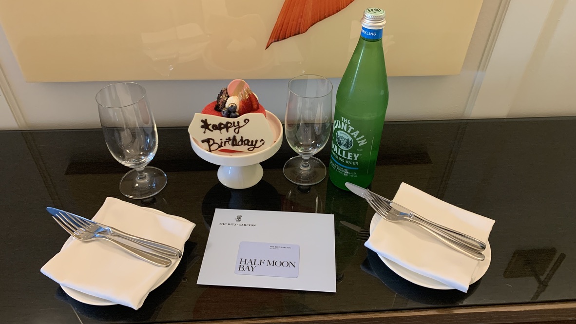 Birthday cake / welcome amenity