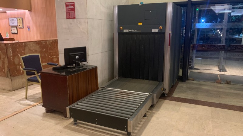 Baggage scanner