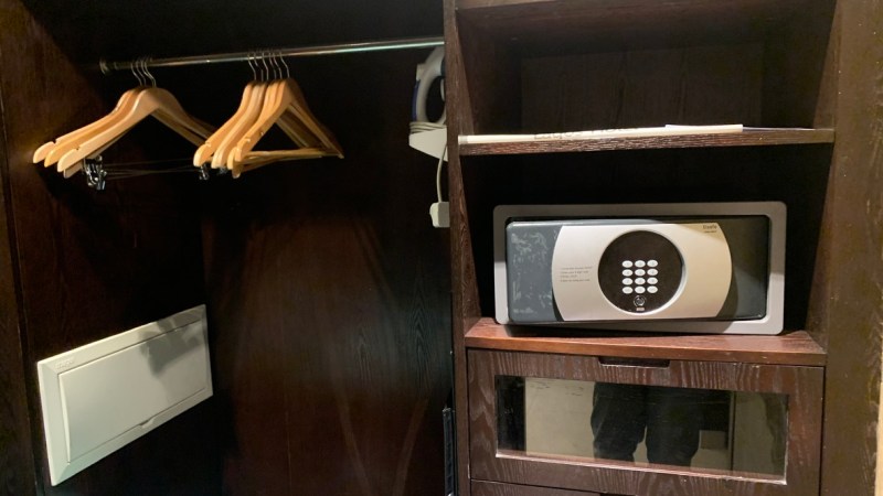 Walk-in closet