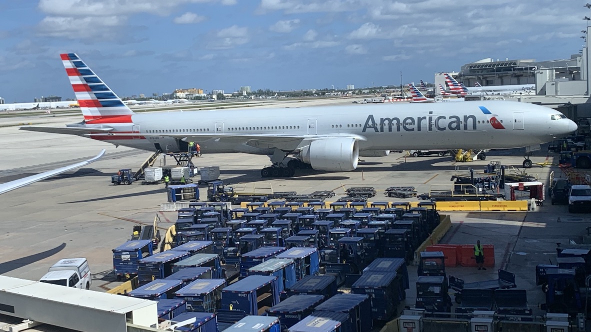 Plane spotting at the American Airlines Flagship Lounge Miami