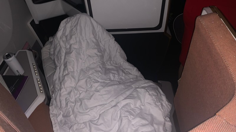 Lie-flat bed