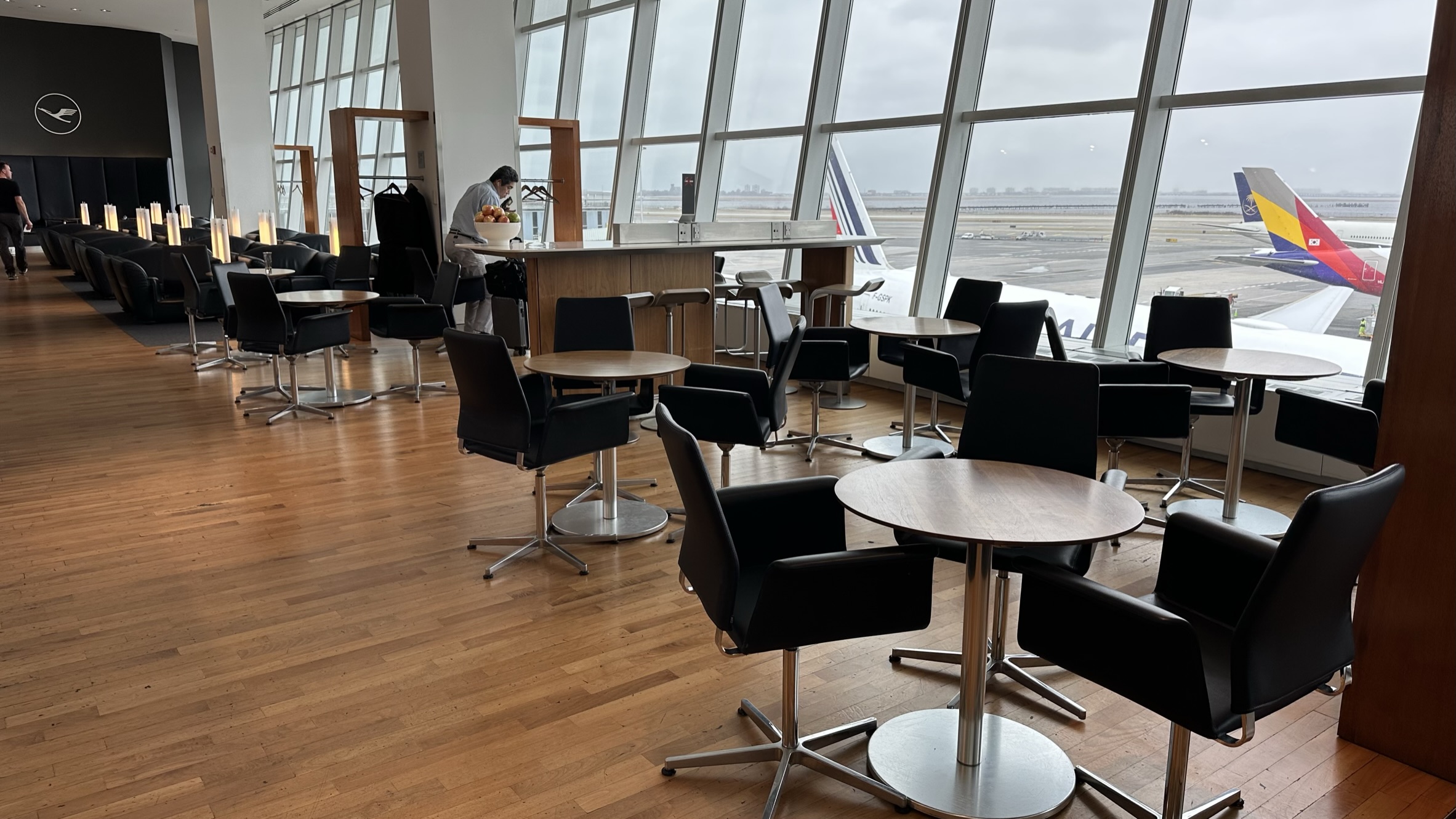Lufthansa Lounge JFK seating area