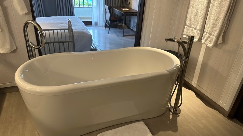 Bathtub