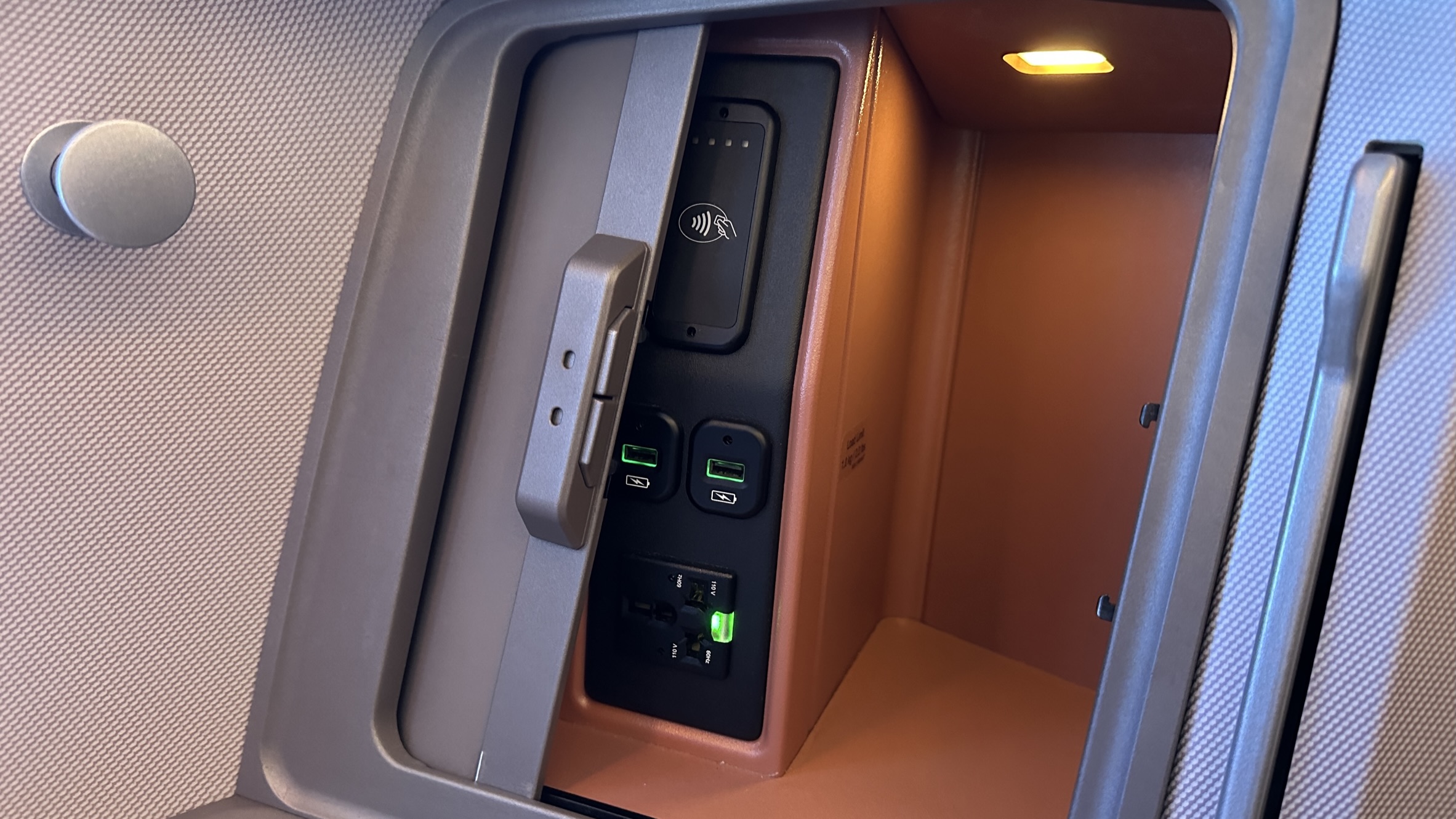 Singapore Airlines Business Class Boeing 787 Dreamliner