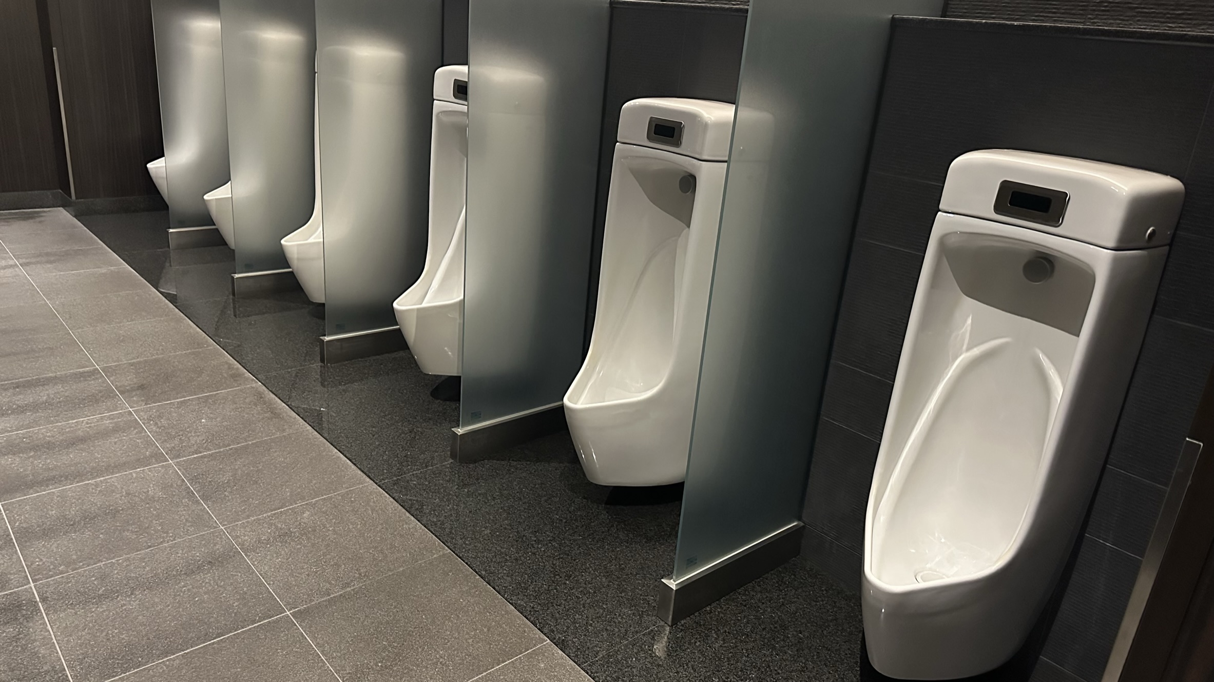 JAL First Class Lounge Tokyo Narita