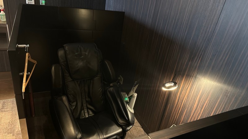 JAL First Class Lounge Tokyo Narita